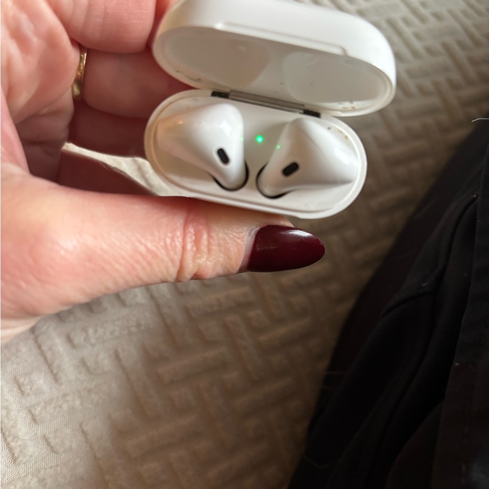 Apple airpods